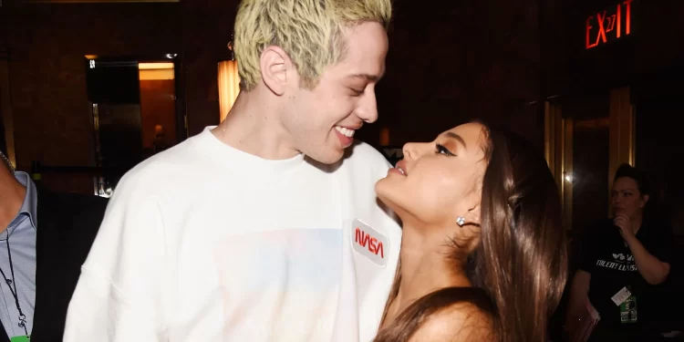 “U ndjeva i ekspozuar dhe i përdorur”/ Pete Davidson për pasojat e lidhjes me Ariana Grande