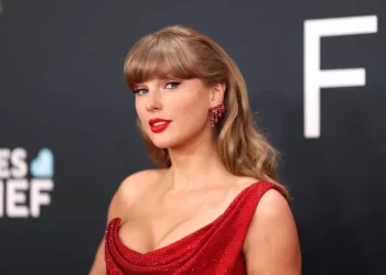 Zbulohet çmimi marramendës i unazës së fejesës së Taylor Swift