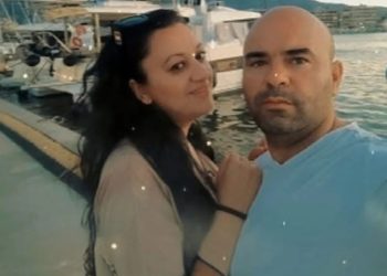 Vrau me thikë gruan e tij në sy të fëmijëve, Pandeli Nakoleci del sot para gjykatës në Greqi