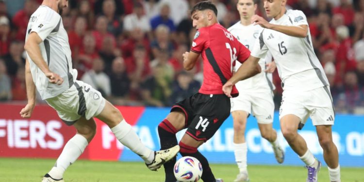 LIVE/ Festë në “Air Albania”, Shqipëria në avantazh ndaj Letonisë (VIDEO)