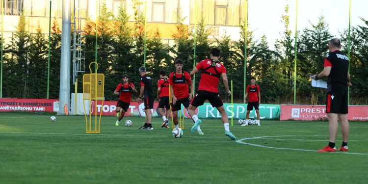 Kombëtarja U-21/ Rashica & Adi Kurti: Gjermania dhe Zvicra, ekipe të forta. Japim maksimumin në fushë