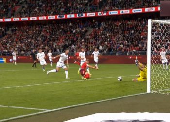 VIDEO/ Natë për t’u harruar për Kosovën, e mposht Zvicra me “poker” golash