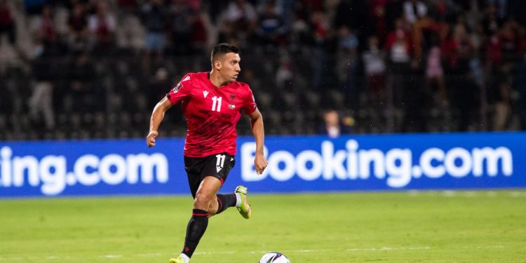 Uzuni nuk ia del, bashkë me Kaçurrin përfundon në tribunë