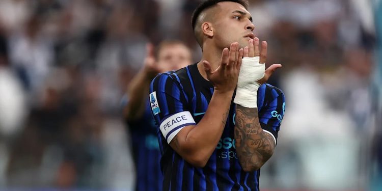 Frikë për Martinez, kapiteni humbet seancën e fundit, por udhëton drejt Amsterdamit