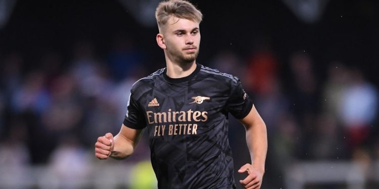 U përplas gjatë ndeshjes me murin e betonit, ndërron jetë ish lojtari i Arsenalit