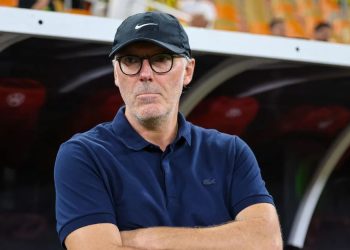 Al Ittihad largon Laurent Blanc, Mitaj mbetet pa trajner