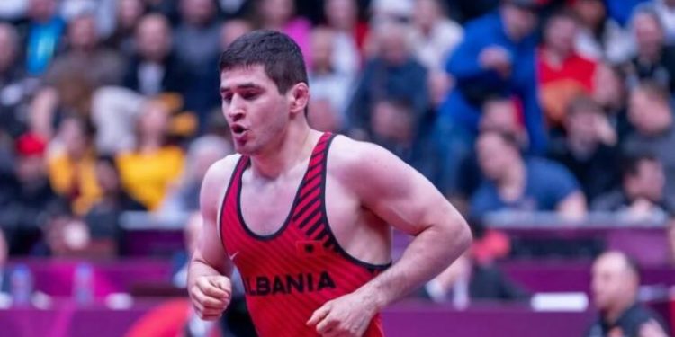 Medalje e argjendtë për Shqipërinë në Botërorin e Mundjes, Valiev bie vetëm në finale