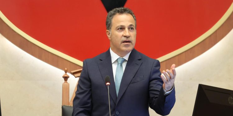 Niko Peleshi zgjidhet kryetar i ri i Parlamentit, ja sa vota “pro” dhe “kundër” mori