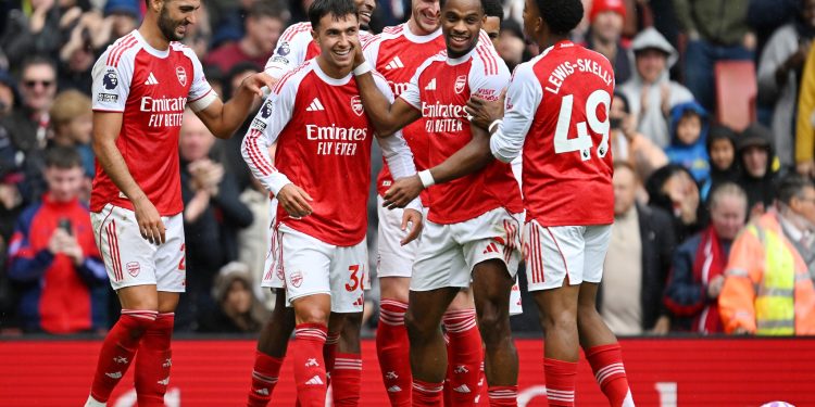 Arsenali mund Nottingham, 3 gola në Londër