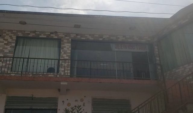 Çudira shqiptare/ Shkolla mbyllet, fëmijët mësojnë në një lokal të marrë me qira (VIDEO)