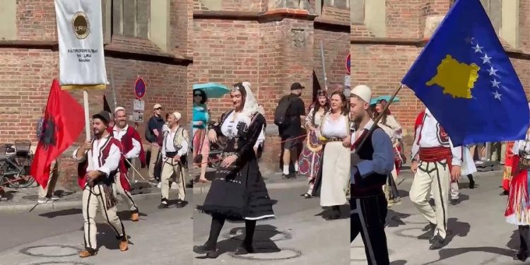 Xhubleta shqiptare ne Oktoberfest! (VIDEO)