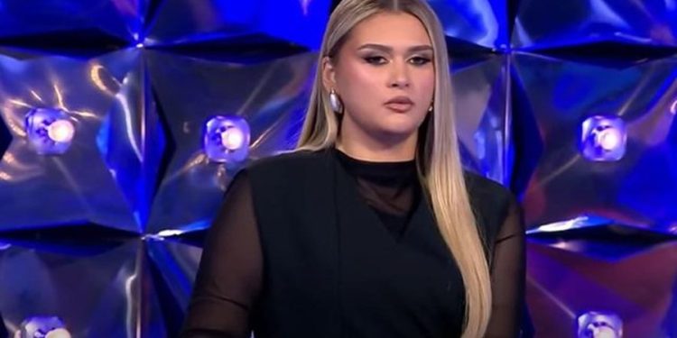 Gafa/ Neda Balluku ngushëllon Gjestin, e ngatërron me vëllain që vdiq në mënyrë tragjike