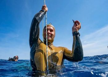 126 metra zhytje, Alexey Molchanov vendos rekord të ri botëror (VIDEO)