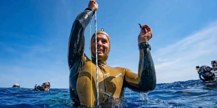 126 metra zhytje, Alexey Molchanov vendos rekord të ri botëror (VIDEO)