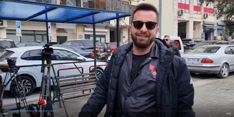 “Do verë të mirë miku…”, mesazhet që “fundosën” kryebashkiakun e Kolonjës