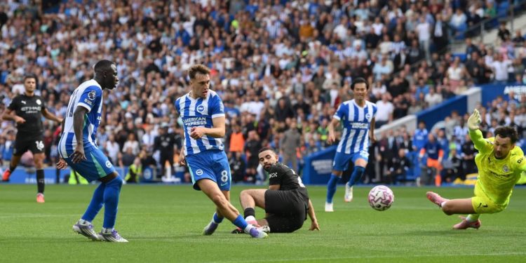 Gruda “zhyt” në krizë Man.City, Guardiola: Harruam të luanim futboll (VIDEO)