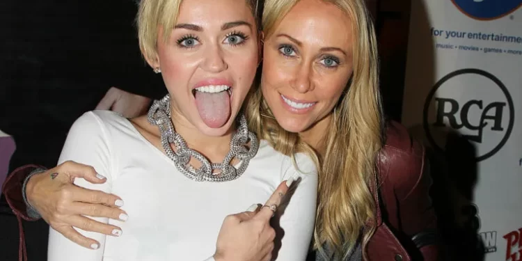 Njëri prej tyre ishte Liam Hemsworth! Miley Cyrus: Mamaja ime më inkurajonte të qëndroja me burrin e gabuar