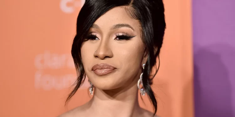 Cardi B arrin një tjetër sukses historik me albumin e ri “Am I The Drama?”