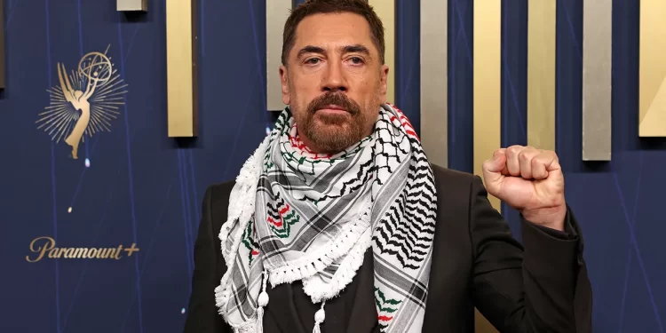 Javier Bardem shfaqet me një shall palestinez në Emmy 2025, ja mesazhi që dërgoi për Gazën
