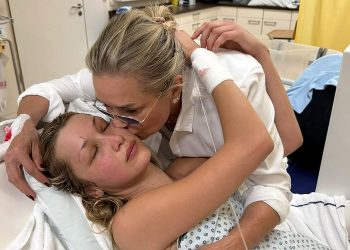 Mamaja e Bella Hadid rrëfen vuajtjet e vajzës nga sëmundja Lyme