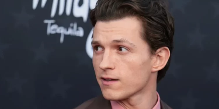 Incident në setin e ‘Spider-Man’: Tom Holland dërgohet në spital