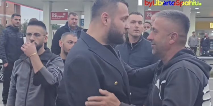 Luiz Ejlli në lamtumirën e fundit për Eldion Kelmendin, ngushëllon personalisht familjen