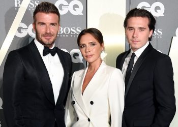 Victoria Beckham e thyen heshtjen për përplasjen me djalin, Brooklyn