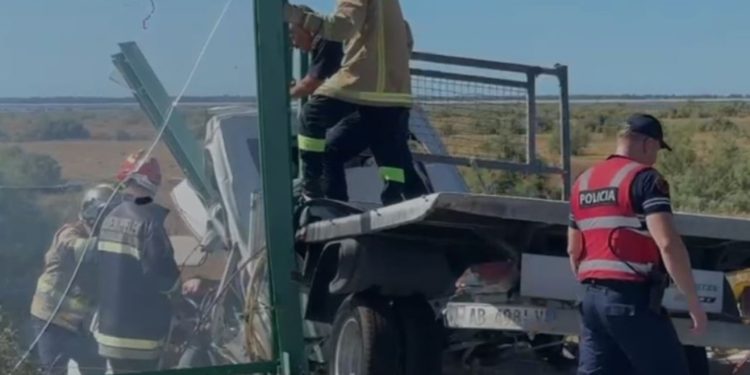 Shkaktoi aksidentin me dy viktima në aksin Levan-Vlorë, arrestohet shoferja italiane