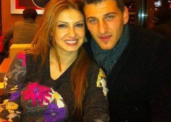 Vdekja e gruas së Alban Hoxhës pas lindjes së djalit, familja: Kemi 11 vite rresht që presim drejtësi!