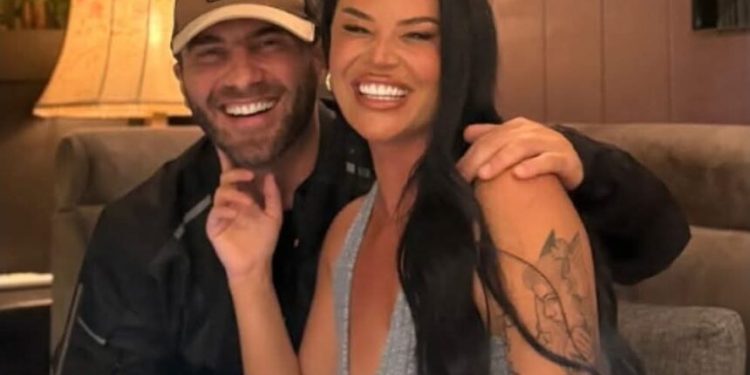 Merr fund romanca mes Santianës dhe Patris Berishës?