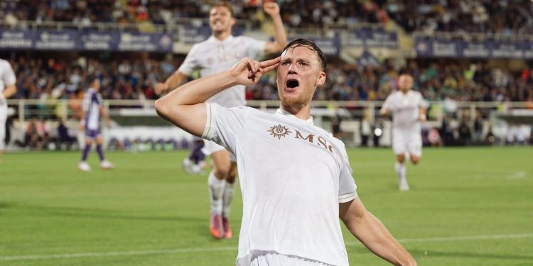 Napoli feston në Firenze,  kampionët e Italisë tregojnë forcën