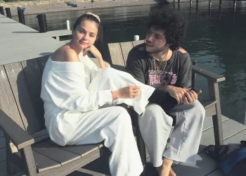 Pushime romantike për Selena Gomez dhe Benny Blanco para martesës?