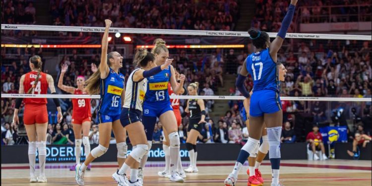 Volejboll për femra/ 23 vite pritje, Italia shpallet kampione e Botës, azzuret mposhtin Turqinë