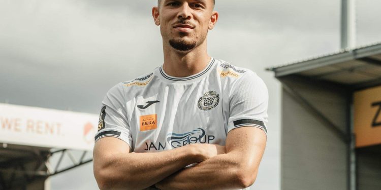 U largua nga Superiorja, mesfushori zyrtarizohet në Belgjikë