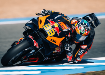 Komandon Binder në Barcelonë, motorët KTM fluturojnë në parakualifikueset e Moto GP