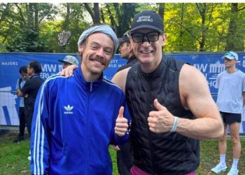 Harry Styles vrapon në Maratonën e Berlinit nën një emër të rremë