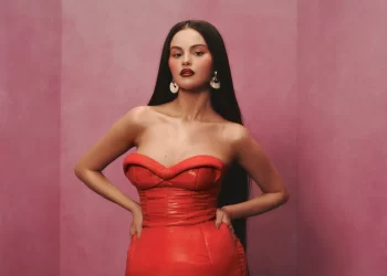 Selena Gomez flet për ofendimet që ka marrë për peshën: Më lëndoi shumë personi që më tha se isha e shëndoshë