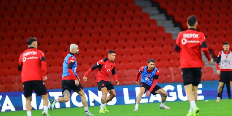 Të gjithë kuqezinjtë “të pastër”, ja si është situata e lojtarëve për rrezikun e pezullimit në ndeshjen me Serbinë