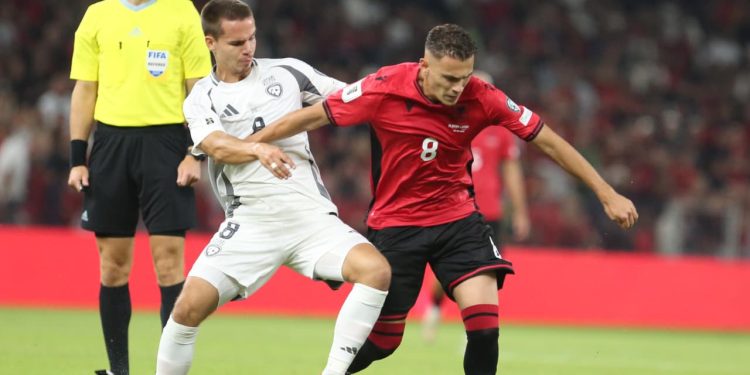 VIDEO/ Udhëheq Shqipëria, Asllani ndëshkon Letoninë në pjesën e parë