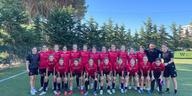 UEFA Development për vajza/ Shqipëria U-15 mbyll përgatitjet për ndeshjen kundër Moldavisë