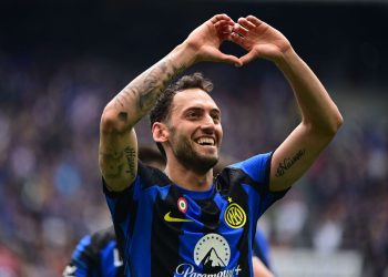 Nga Turqia insistojnë, Gallatasari nuk heq dorë nga Calhanoglu, kanë kohë deri më 12 shtator