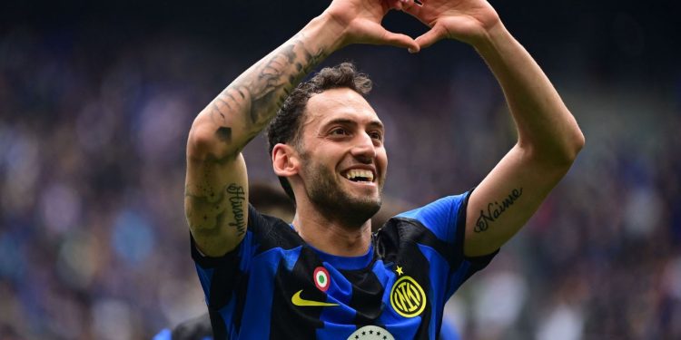 Nga Turqia insistojnë, Gallatasari nuk heq dorë nga Calhanoglu, kanë kohë deri më 12 shtator