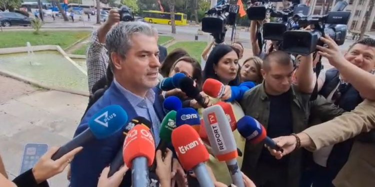 Dorëheqja, Ermal Dredha: Kam lindur dhe do mbetem socialist!