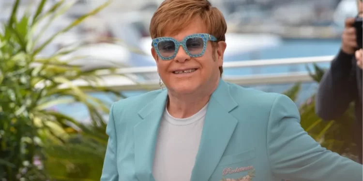Elton John zbulon kërkesën e pazakontë të mjekut para operacionit në gju
