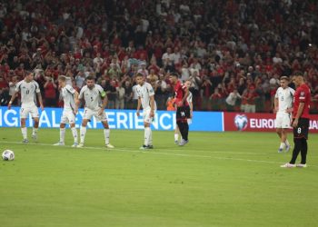 LIVE/ Shqipëria kërkon golin e sigurisë, nis pjesa e dytë