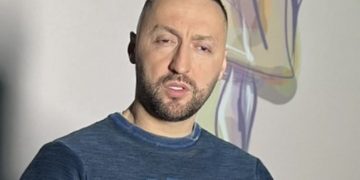 Video/ G-Bani ngushëllon Gjestin pas vdekjes tragjike të vëllait, anulon projektin muzikor