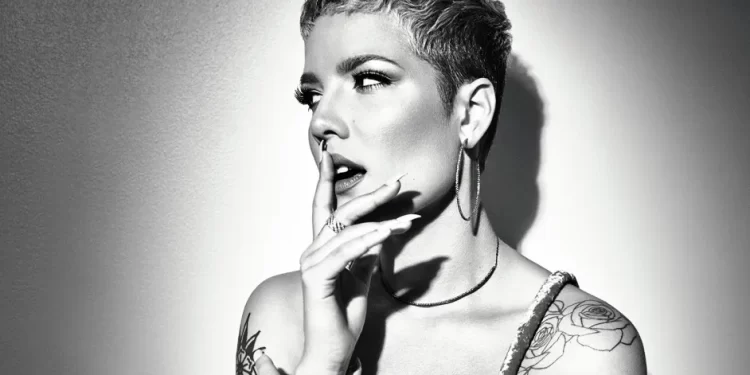 Halsey, mes sfidës me kimioterapinë dhe krijimit të muzikës së re: Ndihem mirë
