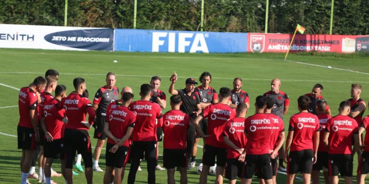 Letonia në prag, Shqiperia vazhdon përgatitjet, probleme për një lojtar