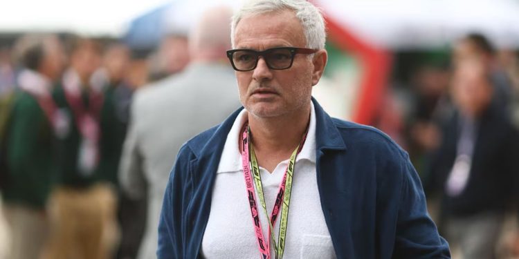 Vazhdon lufta mes Murinjos dhe Fenerbahçes, presidenti i klubit turk: Me të u përkeqësuan të gjithë lojtarët