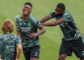 Real Madrid, Rudiger dhe Vinicius “përplasen” në stërvitje, ndërhyn Xabi Alonso